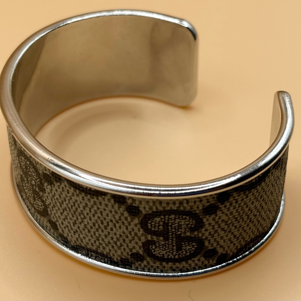 GG Gucci Cuff Bracelet - Picture 4 of 7